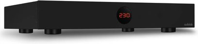 Audiolab DC-BLOCK 6 sort konditioneringsenhed med rødt digitalt display "230" i midten og 4 sorte, cirkulære fødder