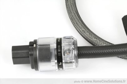 Napájecí kabel GigaWatt LC-2 EVO 2m, průhledné konektory, černý opletený plášť, detailní pohled