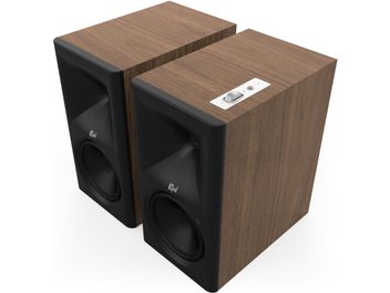 Par de colunas Klipsch The Sevens II nogueira, frente preta e comando superior, vista em três quartos