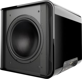 MartinLogan Depth 215 subwoofer i sort lak, set skråt forfra med synlig fronthøjttaler