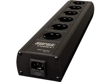 Priză multiplă neagră Supra LoRad MD06-EU cu 6 prize orientate la 45°, întrerupător, indicator luminos, cablu de 1,5m, vedere de sus