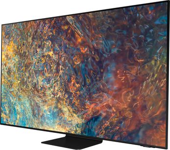 Samsung QE50QN90A-fjernsyn, der viser et abstrakt billede med varme farver og flydende teksturer, der minder om flammer