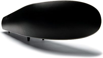 Bowers & Wilkins Panorama sort soundbar, sort, set fra venstre trekvartsvinkel, aflang oval form, glat og blank overflade