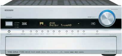 Amplificatore home theater Onkyo TX-SR876 color argento, vista frontale, display blu "DVD Dolby TrueHD", pulsanti e manopola sul pannello frontale