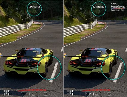 Gele en zwarte sportwagen op een racebaan, 3/4 achteraanzicht, vergelijking met en zonder FreeSync ingeschakeld