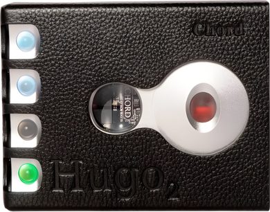 Chord Electronics etui til Hugo 2, sort grynet kunstlæder, frontvisning, cirkulære udskæringer og prægninger af Chord og Hugo 2