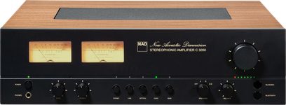 NAD C3050 Standard Edition hi-fi-forsterker, frontpanel, lyst tre, VU-metre, svarte knapper, metallgitter