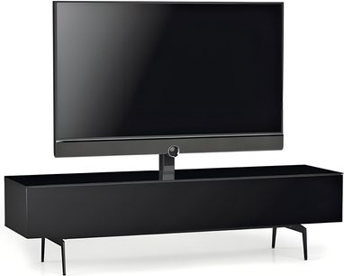 Meuble audio-vidéo Sonorous STA363 noir brillant en panneaux lisses avec pieds fins en métal et support central d’écran, vue de trois-quarts avant