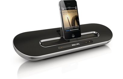 Philips DS7700 sort dockingstation set forfra, iPhone viser "Revolution", vippet aluminiumsdock