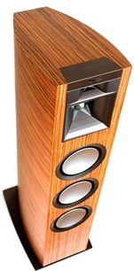 Klipsch P37F naturlig lyse træ gulvhøjttaler, set fra 3/4 forside, med 3 runde sorte højttalere på forsiden