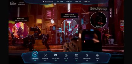 Herní monitor PlayStation 5 s FPS menu, centrálním zaměřovačem a možnostmi VRR ALLM HDR v městském prostředí s červenými a modrými neonovými světly