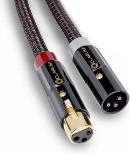 Clarus Crimson XLR 2m analogt XLR-lydkabel med sorte og gyldne stik, en 3-benet han og en 3-benet hun