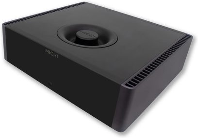 Високоякісний CD-програвач Rotel Michi Q5, прямокутний корпус з матової чорної металевої обробки з бічними вентиляційними щілинами та круглим поглибленням у центрі верхньої панелі, вид у перспективі з трьох чвертей спереду