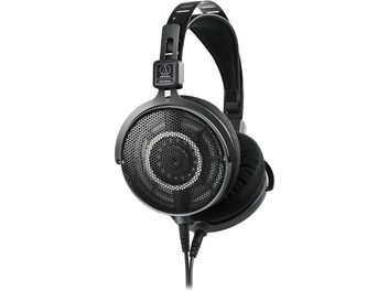 Atviri laidiniai juodi „Audio Technica ATH-R70xa“ ausinės iš plastiko ir metalo, apvalios ausų pagalvėlės su korio formos grotelėmis, veliūriniai paminkštinimai, ažūrinis lankelis su atramine juosta, nuimami laidai matomi iš trijų ketvirčių kampo