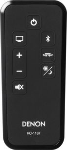 Sort Denon RC-1187 fjernbetjening med 8 knapper til at styre en soundbar, set forfra