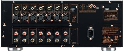 Amplificator putere multicanal Marantz MM8077 negru, vedere frontală, 7 canale, 7 intrări XLR, 7 ieșiri difuzoare, controale
