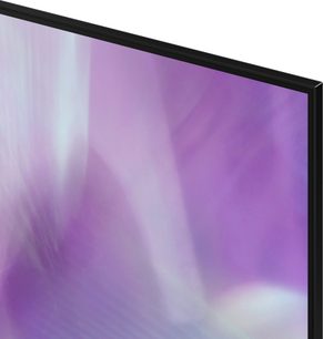 Samsung QE43Q65A 2021 TV-skærm, set fra siden, smal sort ramme, ensartet lilla skærm