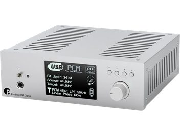 Stereo predzosilňovač Pro-Ject Pre Box RS2 Digital strieborný, čelný panel s čiernym displejom, okrúhle tlačidlá a veľký otočný ovládač