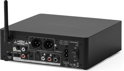 Preamplificator stereo Tangent PREAMP III, carcasă metalică neagră mată, vedere din spate, XLR, RCA, optic, antenă și întrerupător