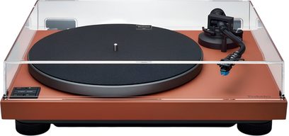 Technics SL-40CBT-plade i terracotta, gennemsigtig akrylhætte, sort drejeskive, S-formet tonearm, 33/45-knapper, forfra set