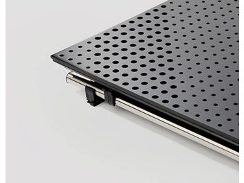 Artnovion FixArt Tube Double perforuotas akustinis metalinis skydas, stačiakampio formos, tankiai išdėstytos apvalios skylutės, tvirtinimo bėgeliai