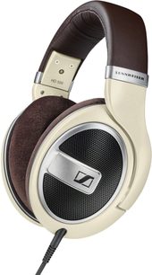 Sennheiser HD-599 åbne hi-fi-hovedtelefoner i brunt og beige, store ovale ørekopper, polstret hovedbøjle, set forfra