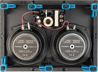 Indbygget væghøjttaler H55-LCR v2 med 2 sorte cirkulære højttalere, synlige elektroniske komponenter, blå fastgørelser