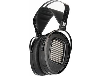 Ανοιχτά ενσύρματα ακουστικά hi-fi Hifiman Arya Unveiled, τρισδιάστατη όψη, μαύρο διάτρητο στήριγμα κεφαλής, οβάλ ακουστικά με μεταλλική γρίλια.