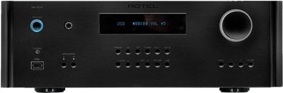 Rotel RA-1570 sort hi-fi stereoforstærker set forfra, blåt display, knapper og tilslutninger