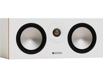 Boxă centrală Monitor Audio Bronze 7G Centre albă, carcasă dreptunghiulară din lemn cu finisaj mat alb, având doi difuzoare mediu-grave argintii încadrate în negru care înconjoară un tweeter central cu dom auriu, vedere din față ușor în perspectivă