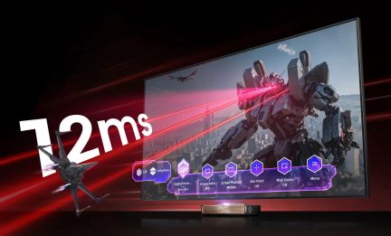 Melns spēļu monitors ar kaujas robotu, violetu spēles saskarni un 12 ms reakcijas laiku