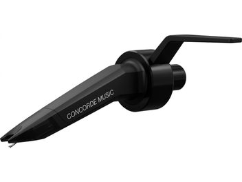 DJ-pladespillercelle fra Ortofon Concorde Music Black, set fra tre kvarter, sort farve, med indskriften "CONCORDE MUSIC"