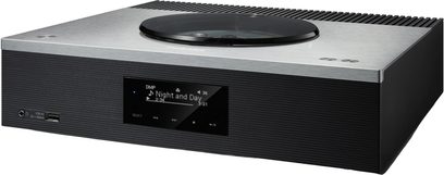 Technics SA-C600EG-S Silber High-Fidelity-System, Frontansicht, LCD-Display zeigt "Night and Day", integrierter CD-Player