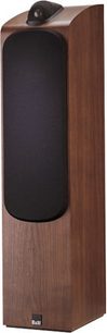 Mørk træ gulvhøjttaler fra Bowers & Wilkins 704, set forfra i let skrå optagelsesvinkel, sort højttaler