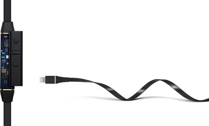 Åben hi-fi hovedtelefon Audeze Sine sort, Lightning-kabel sort, venstre profilvisning, sort hovedbøjle og ørepuder