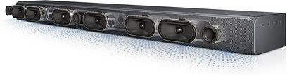 Samsung HW-MS651 sort soundbar med 6 synlige højttalere, set forfra på hvid baggrund med refleksioner