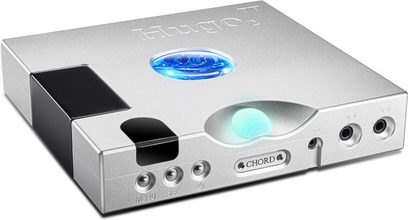 Chord Electronics Hugo TT2 sudraba audio DAC konvertors, sudraba taisnstūra korpuss, pogas, audio ligzdas, zila LED