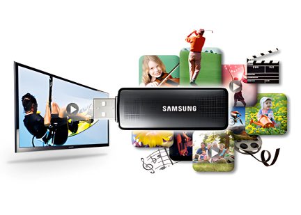 Sort Samsung USB-nøgle omgivet af billeder af golf, musik, film, fotos af mennesker og tegneserier