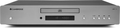 CD přehrávač Cambridge Audio AXC35 stříbrný, pohled zepředu, digitální displej, ovládací tlačítka na čelním panelu