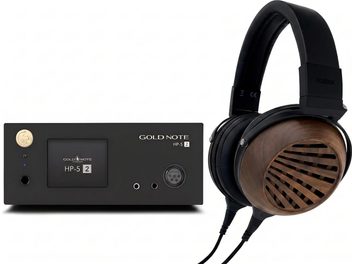 Fostex audiofil fejhallgató fa kagylókkal és fekete Gold Note HP-5 erősítővel, elölnézet
