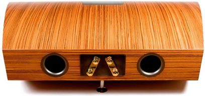 Klipsch P27C centralhøjttaler i naturligt lyst træ, set forfra, to runde sorte højttalere, to gyldne knapper