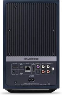 Blauer Cambridge Audio L/R M Smart-Lautsprecher, Rückansicht mit HDMI-, USB-, Ethernet-, RCA- und optischem Anschlussfeld