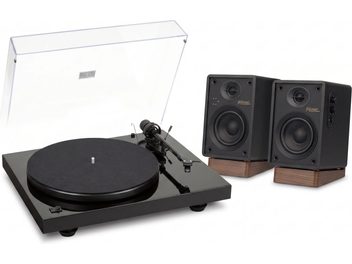 Sort vinylpladespiller med gennemsigtigt låg og par sorte Pioneer aktive højttalere på sokler med træeffekt