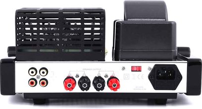 Fatman iTube MkII stereo hi-fi forstærker, set forfra. Sort kabinet, sølvfarvet front med knapper, stik og røde indikatorlys