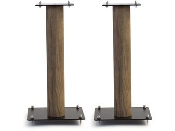Due piedistalli per diffusori Norstone Design Stylum 1 in rovere, colonne in legno su base in metallo nero, sfondo bianco