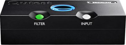 Convertitore audio DAC Qutest nero, vista frontale, pulsante verde "FILTER", pulsante bianco "INPUT", cerchio luminoso blu