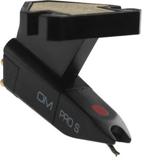 Cápsula Ortofon OM PRO S negra para tocadiscos de vinilo DJ, vista lateral izquierda, con diamante y contactos eléctricos dorados