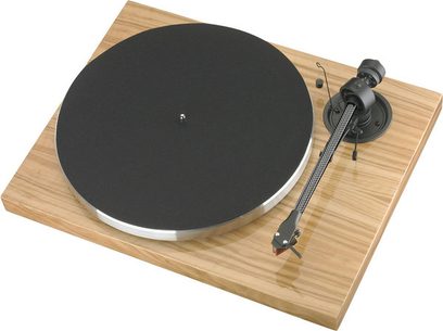 Hi-fi Pro-Ject Xpression III Classic oliven pladespiller, mat sort kabinet, lys træplade, set oppefra