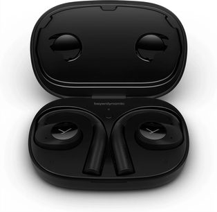 Fones de ouvido intra-auriculares Beyerdynamic VERIO 200 em um estojo aberto, vista de cima, fones pretos, interior preto