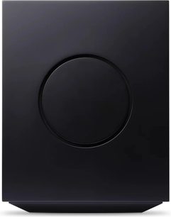 Schwarzer vernetzter Cambridge Audio Lautsprecher L/R X, minimalistische quadratische Front mit großem, erhabenem Kreis in der Mitte